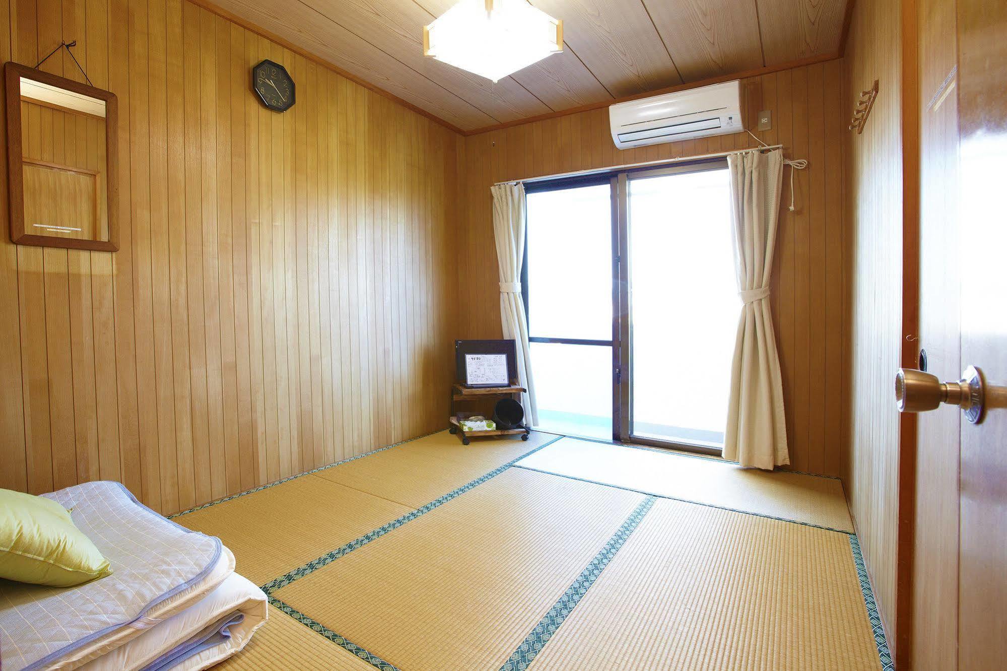 Minshuku Yadokari Hotel Zamami Exterior photo