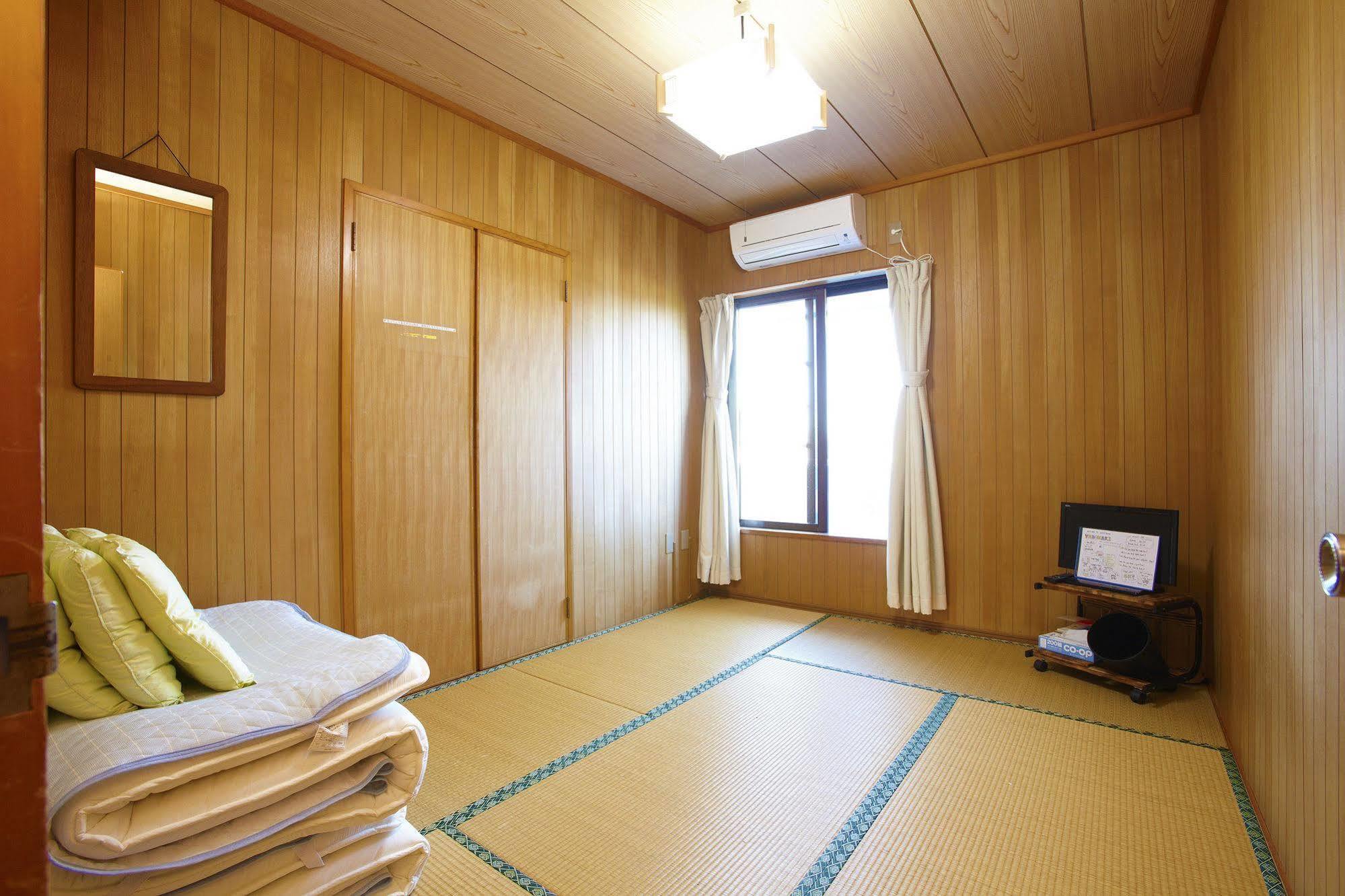 Minshuku Yadokari Hotel Zamami Exterior photo